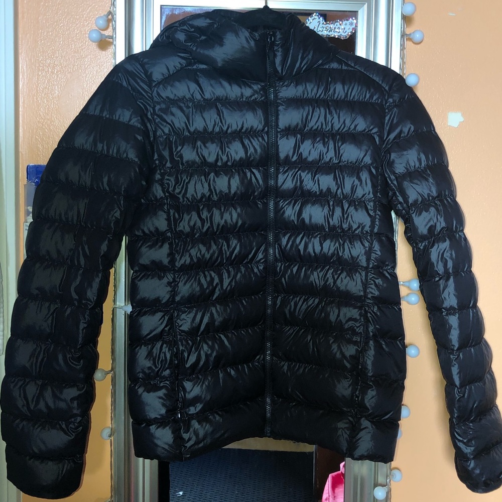 Black Ultra Light weight Uniqulo Puff Coat